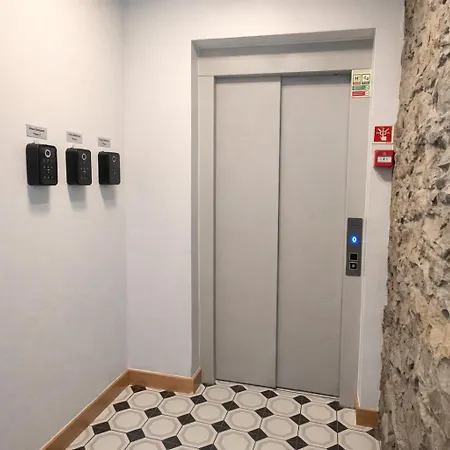 Tulip Apartments Apartamentos Com 2 Quartos Perto Do Mercado Com Ac * Funchal (Madeira)